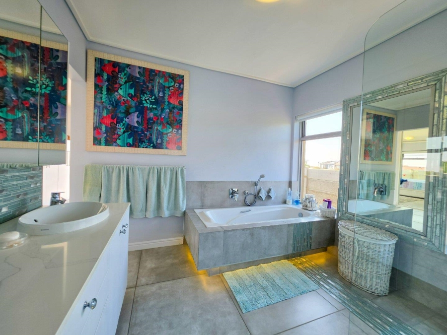3 Bedroom Property for Sale in Stilbaai Wes Western Cape